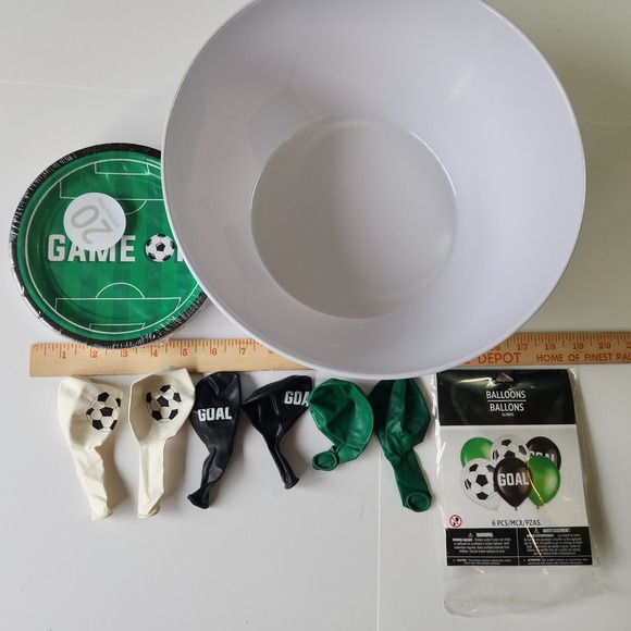 Soccer Party Bundle Game On Bowl Plates Balloons Set - Picture 2 of 7